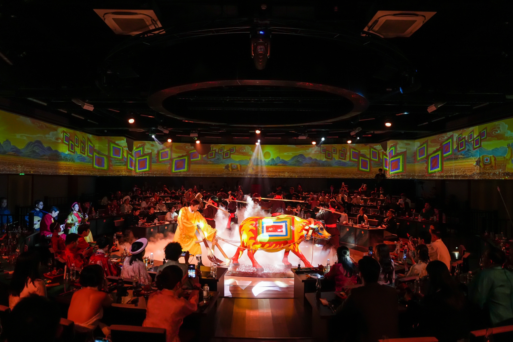 VietCharm đổi tên thành 'Loaloa Show', ra mắt chương trình mới